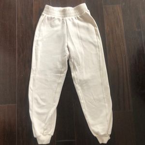 Lightly worn Zara beige sweatpants (size small)